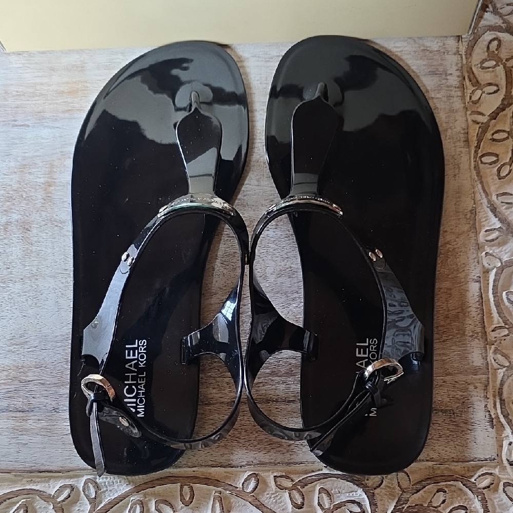 Michael Kors Black PVC Jelly Thong Sandals Size 9 Silver Logo Plate w/ Box - Picture 2 of 5